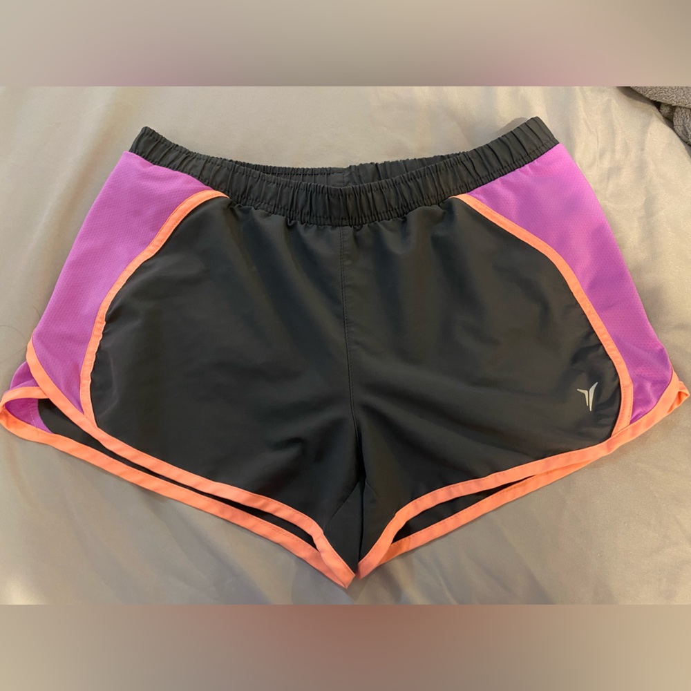 💗🖤Old Navy • athletic black shorts • S • GUC